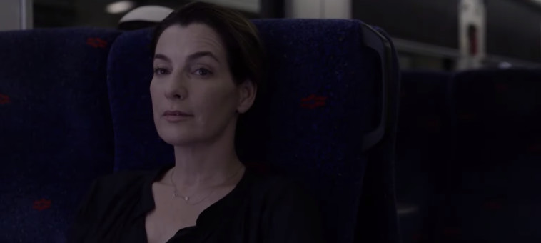 איילת זורר ב''לאבד את אליס''