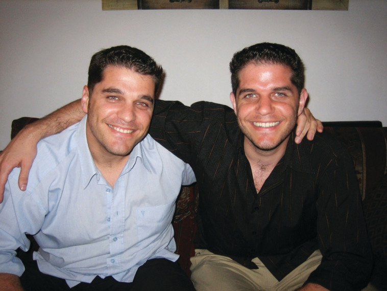 נמרוד שגב ז״ל משמאל ואהוד שגב מימין