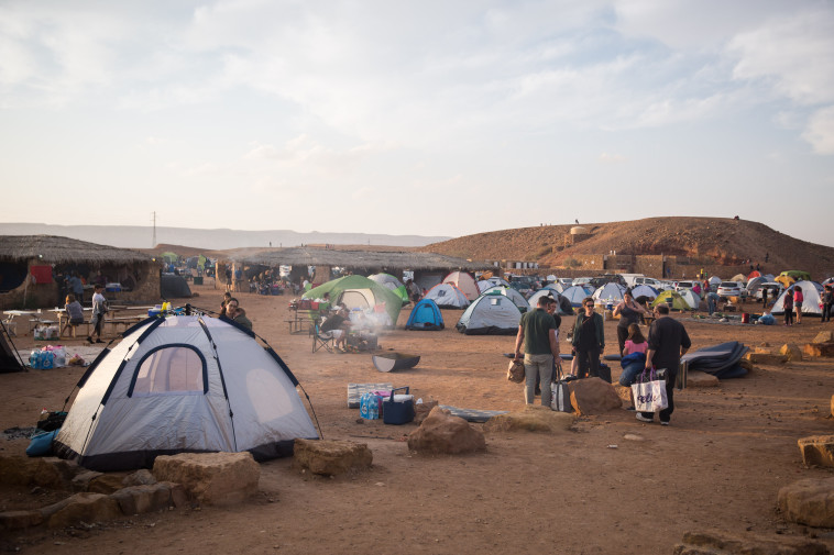 קמפינג בארץ