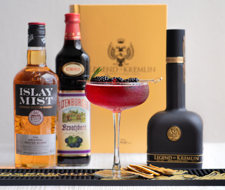 לג'נד אוף קרמלין, כיפה אדומה, קוקטייל 