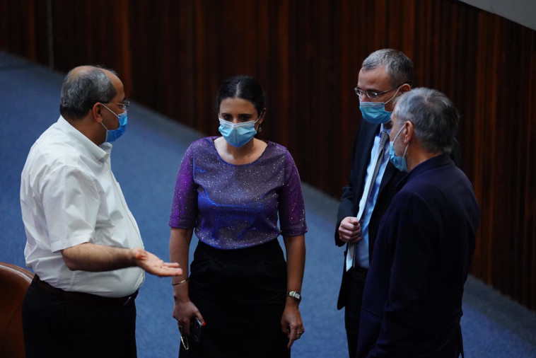 יו״ר הכנסת יריב לוין וחברי הכנסת אחמד טיבי, מאיר כהן ואיילת שקד בדיון במליאה