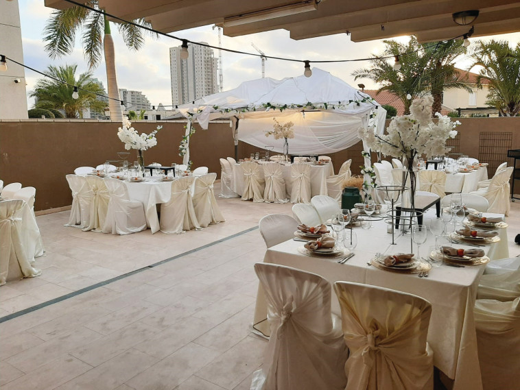 החצר של יפה סלומון