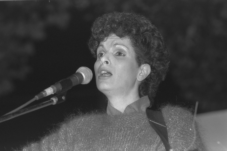 אסתר שמיר, 1988 (צילום: פריץ כהן, לע''מ)