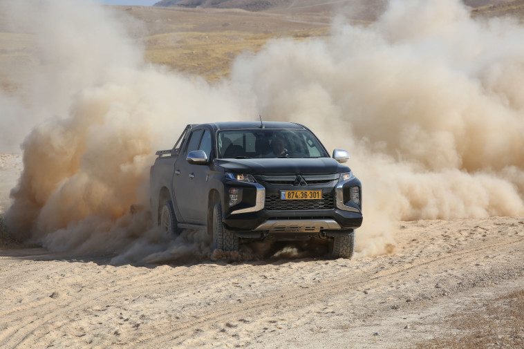 מיצובישי טריטון