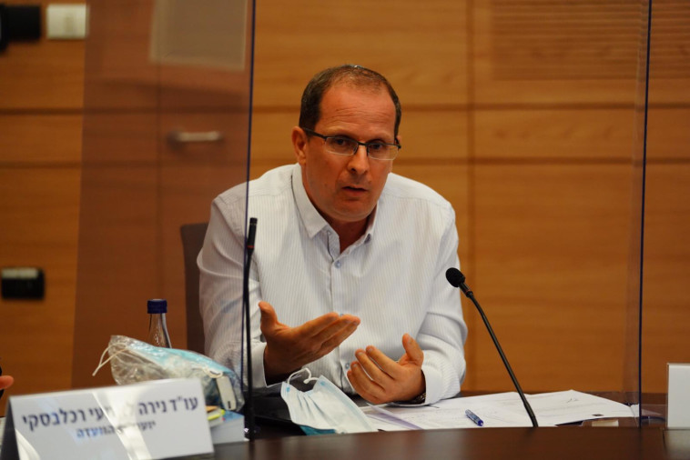 עו''ד רז נזרי