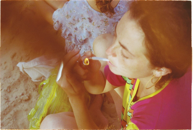 עישון סיגריות (אילוסטרציה: למצולמת אין קשר לנאמר בכתבה)