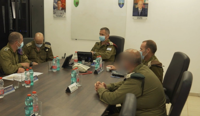 הרמטכ''ל כוכבי בהתייעצות עם בכירים בעוצבת חירם