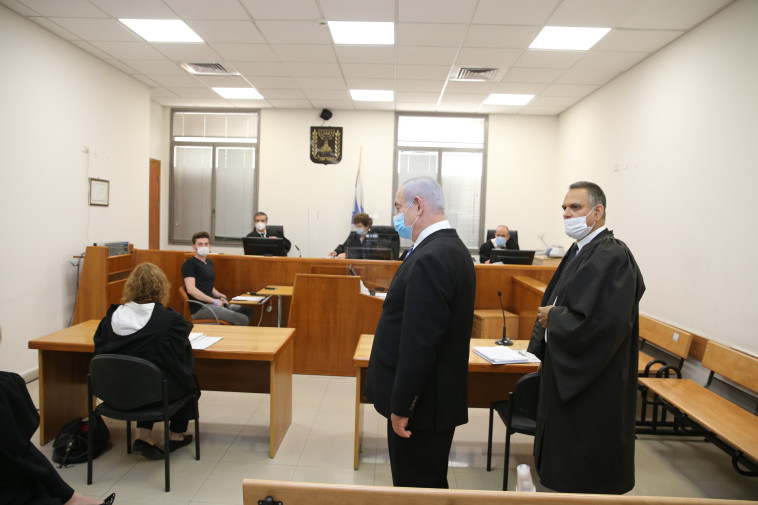 מיכה פטמן, בנימין נתניהו ביום פתיחת המשפט