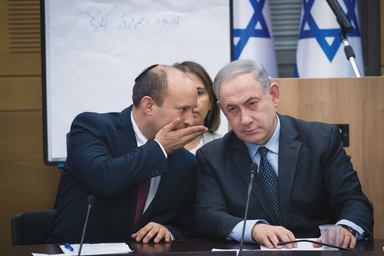 Benjamin Netanyahu, Naftali Bennett (Photo: Yonatan Zindel, Flash 90)