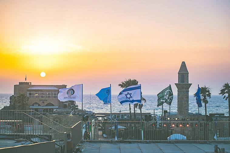 הגן הלאומי קיסריה בשקיעה