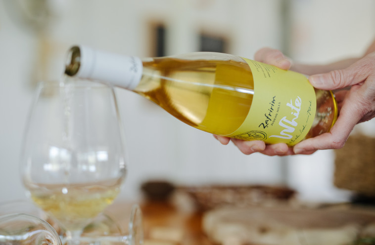 יקב צפרירים, לבן 