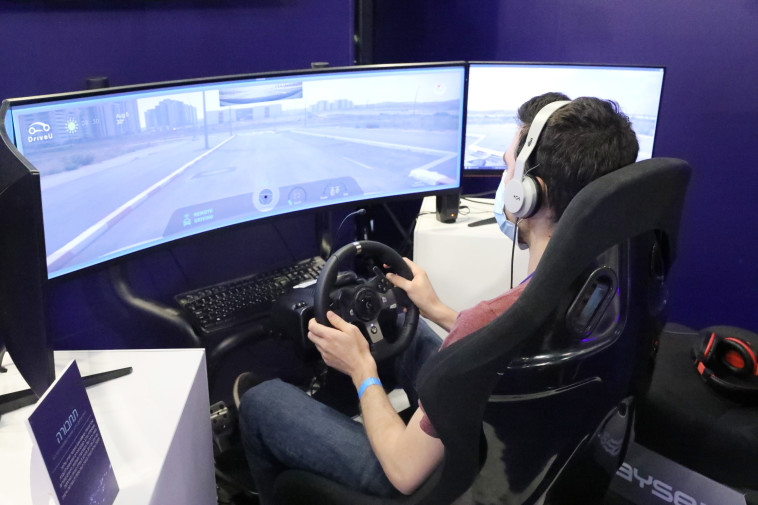 מיצגי 5G של פלאפון