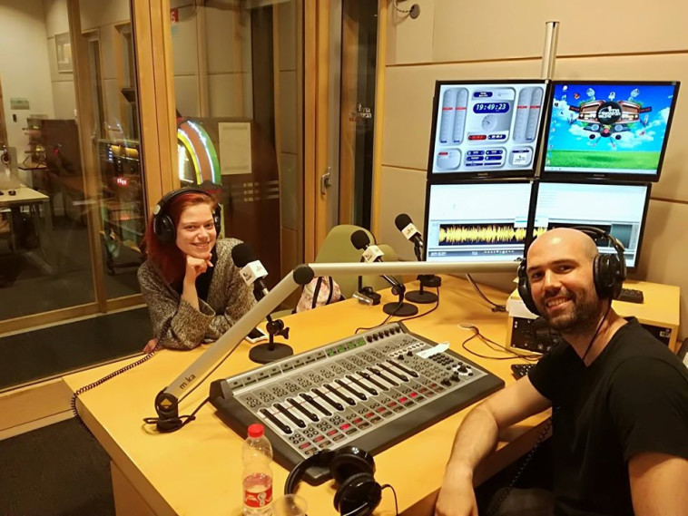 ''מאחורי כל צחוק'' -אלדד שטרית