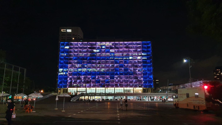 דגל ישראל על בניין עיריית תל אביב