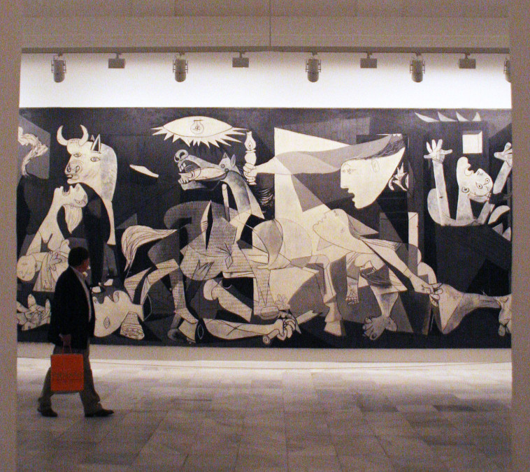 הציור גרניקה במוזיאון, פבלו פיקאסו