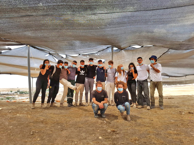 בני הנוער שהשתתפו בחפירות