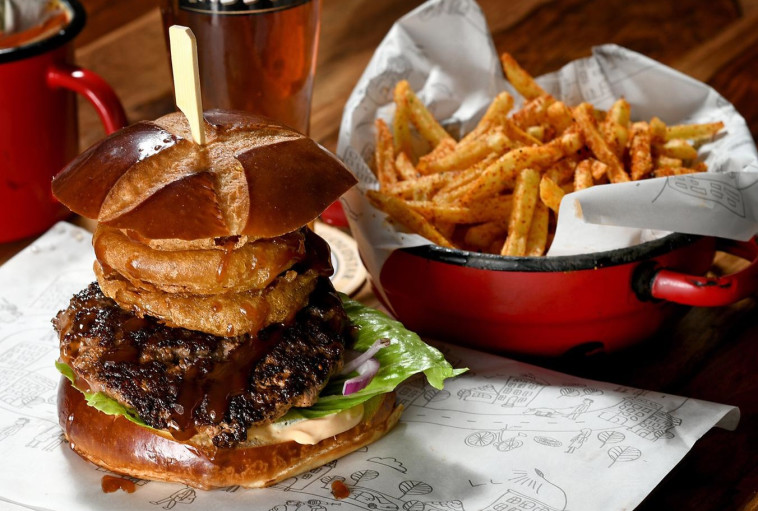 המבורגרים בפינה