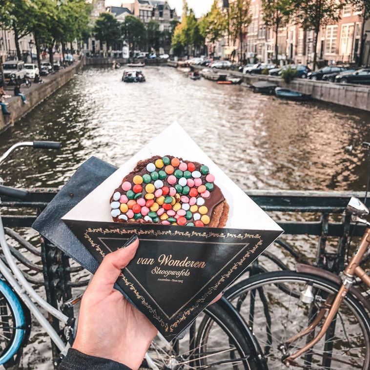 העוגייה של אמסטרדם בחופשה של נטלי בתור יוצרת תוכן (צילום: נטלי מילוא)