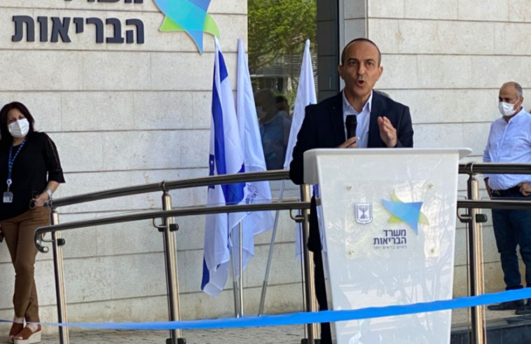 פרופ' רוני גמזו  בקרית שדה התעופה