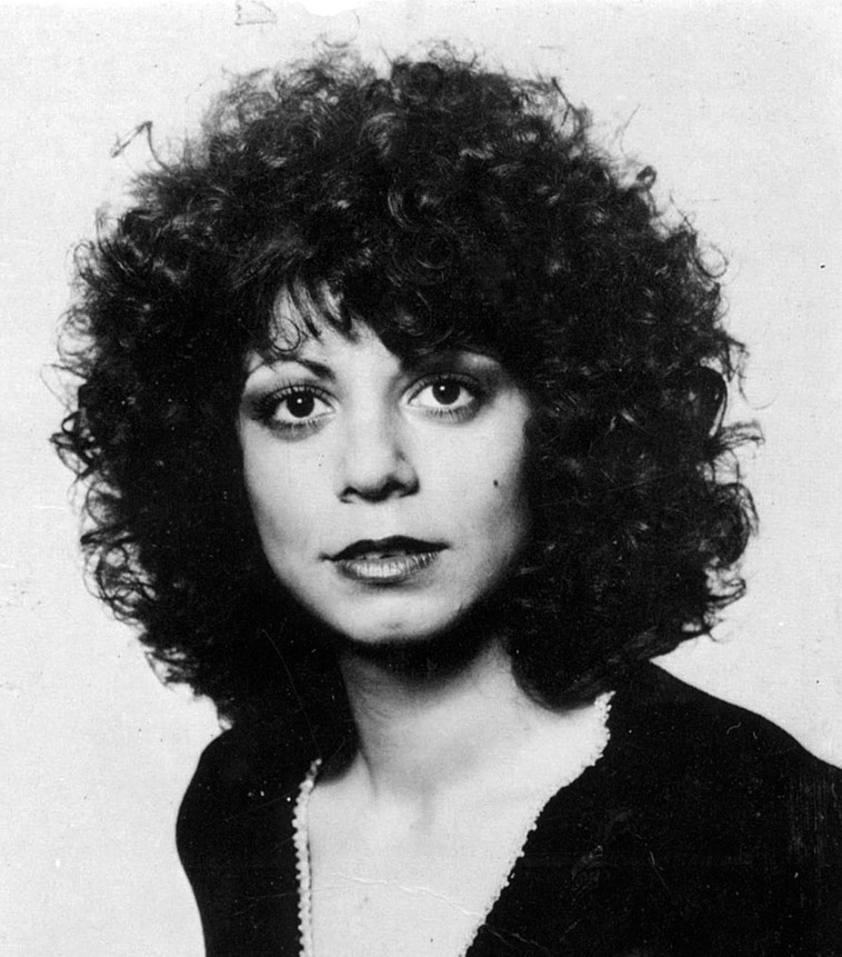 שרי בצעירותה