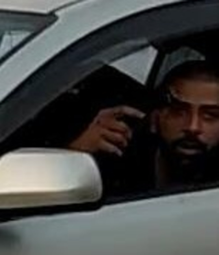 נהג שולף אקדח על מפגינים בצומת הסירה בהרצליה