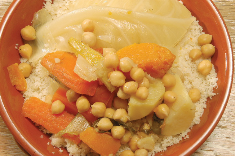 קוסקוס עם עוף בחומוס