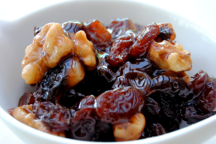 תבשיל פירות יבשים