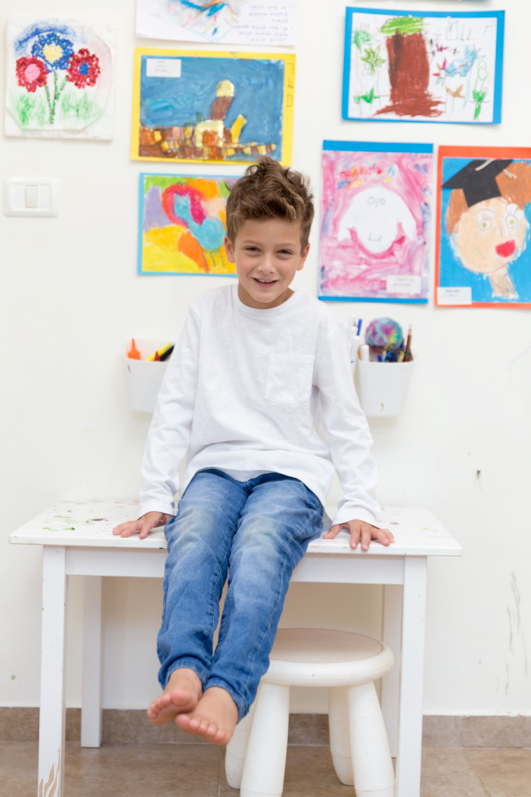 קיר גלריה - אלונה אביסידריס לחברת שניר