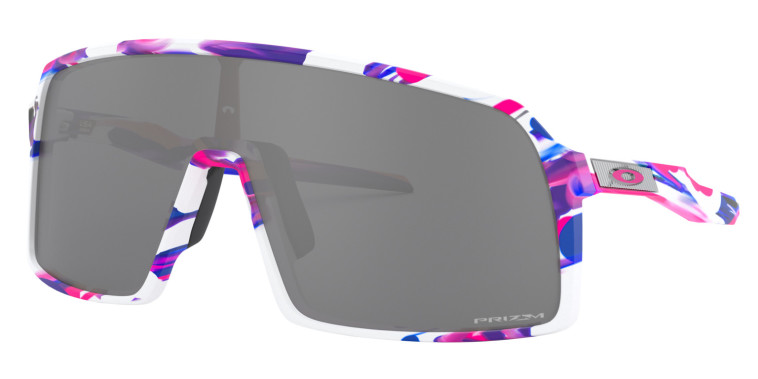 אוקלי והמעצב היפני קורקו. מחיר: 769 שקלים