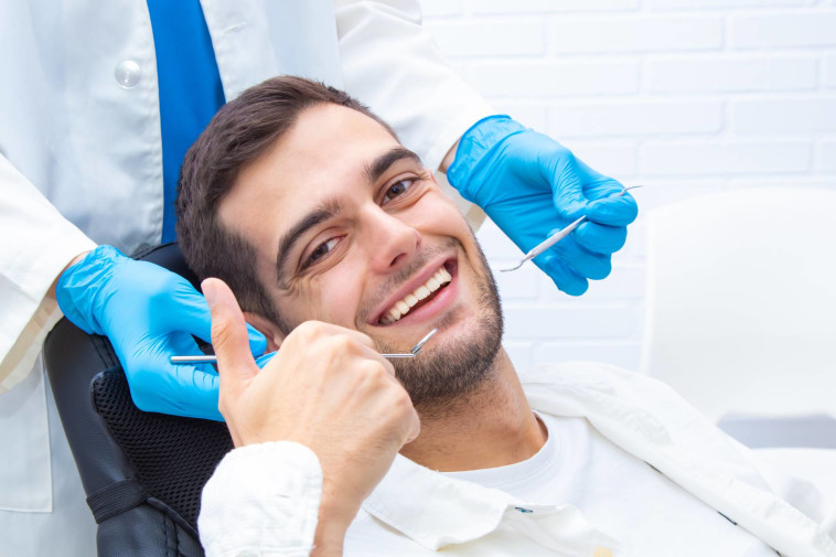 התאמת השיטה ליישור שיניים נעשית רק על פי המלצת רופא לאחר אבחון אישי (צילום: Shutterstock)