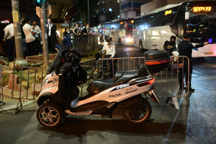 למרות העוצר: בני ברק שוקקת