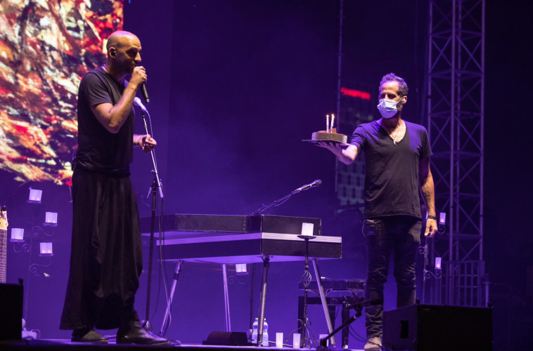 חוגגים 43 לרייכל על הבמה