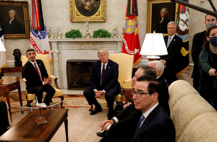 הנשיא טראמפ ושר החוץ של איחוד האמירויות