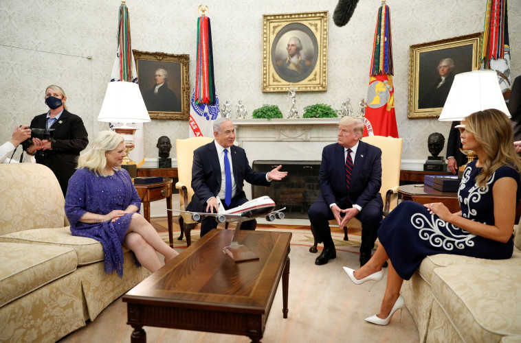 דונלד ומלאניה טראמפ, בנימין ושרה נתניהו בבית הלבן