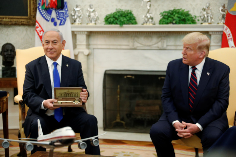 טראמפ מעניק לנתניהו את מפתח הבית הלבן