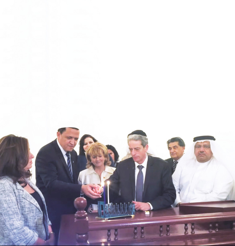 יהודים ומוסלמים חוגגים חנוכה בבחריין