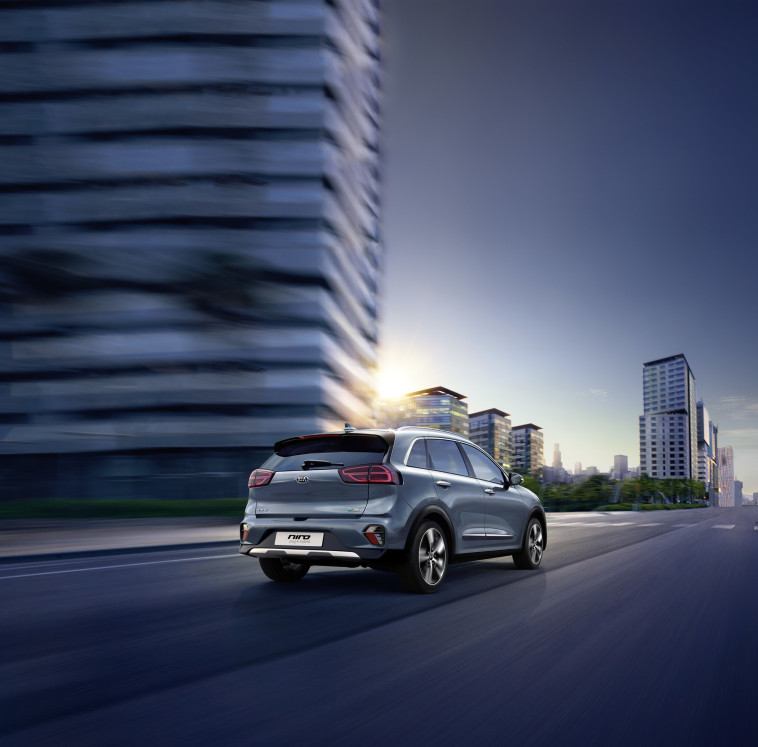 קיה נירו פלאג אין היבריד