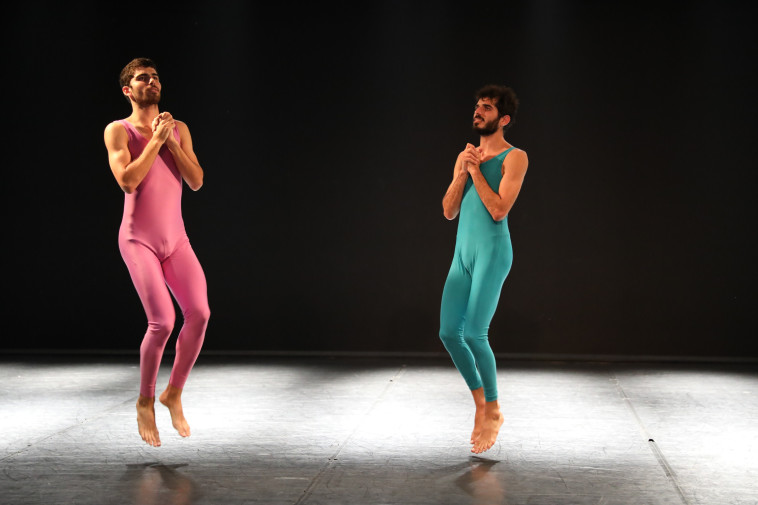 צורה מספר 16, רועי אסף