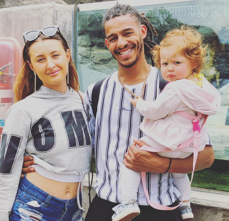 בראדלי, אלה וביתם