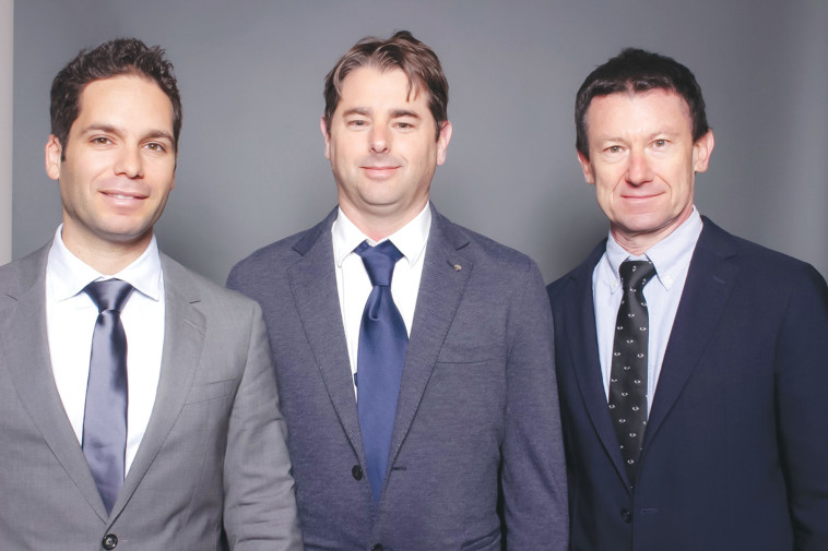 מייסדי  EyeYon Medical 