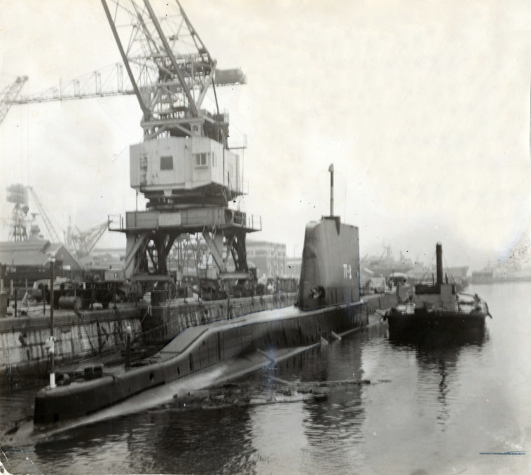 הצוללת אח''י דקר בנמל פורטסמות', 1968