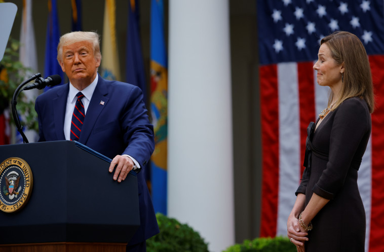 איימי קוני בארט, דונלד טראמפ