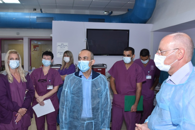 פרופ' גמזו בביקור במרכז הרפואי גליל