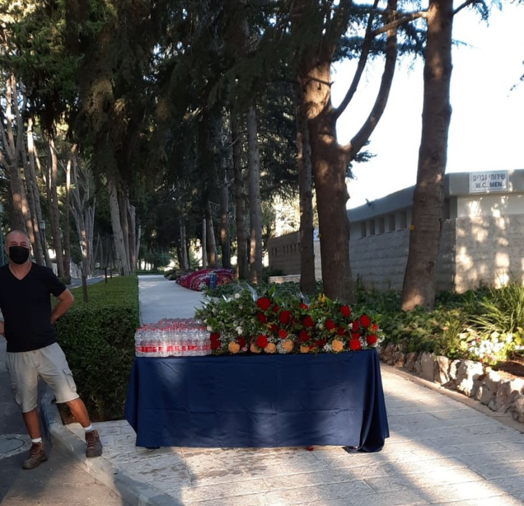 קבלת פנים למשפחות החללים בבתי העלמין