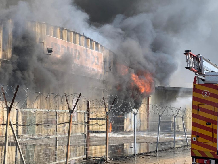 A Huge Fire Broke Out In A Factory In An Industrial Area In Acre