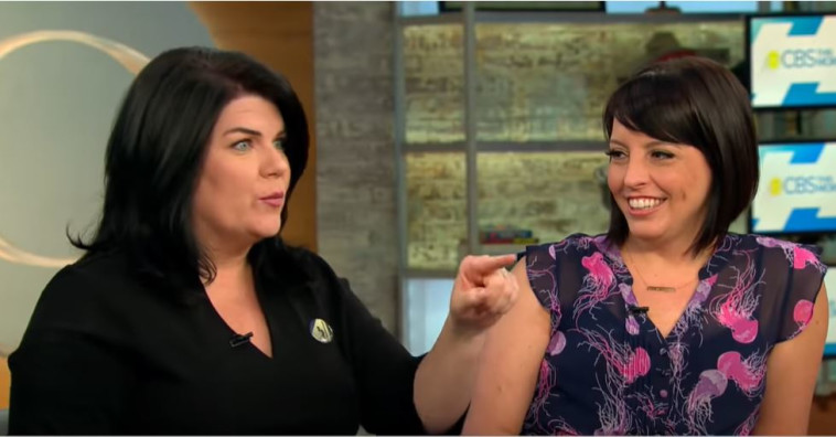 מגישות My Favorite Murder