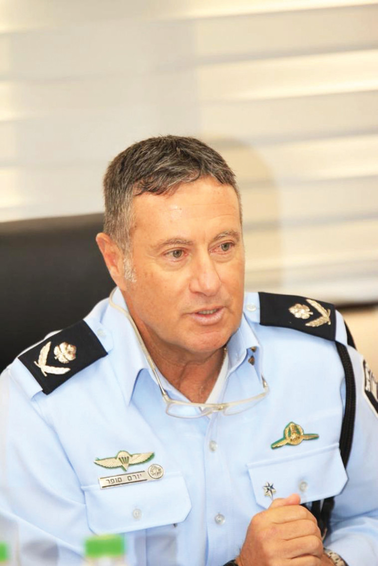 ניצב יורם סופר