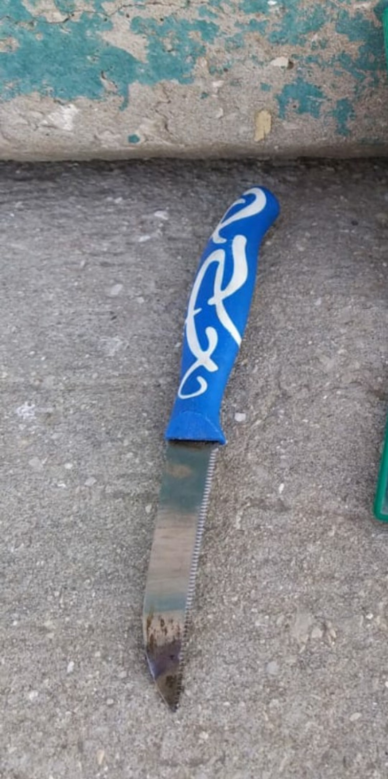 הסכין שאחז החשוד