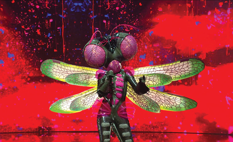 השפירית מזמר במסכה