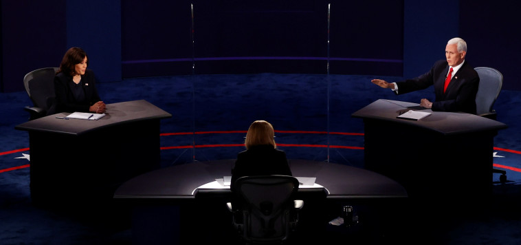 מייק פנס וקמילה האריס בעימות